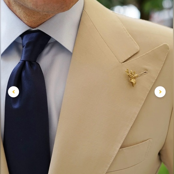 Gold deer lapel. Similar to “House of Baratheon” from Game of Thrones. - Picture 3 of 3